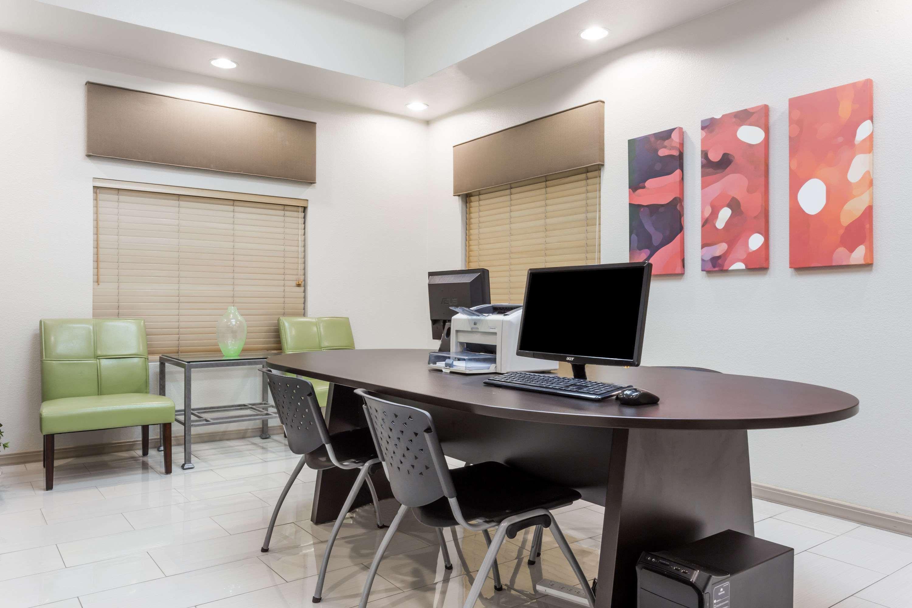 Hawthorn Suites By Wyndham Chandler Esterno foto